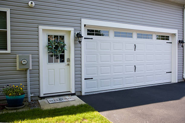 24/7 Emergency Garage Door Panel Replacement experts in Belleville, KS